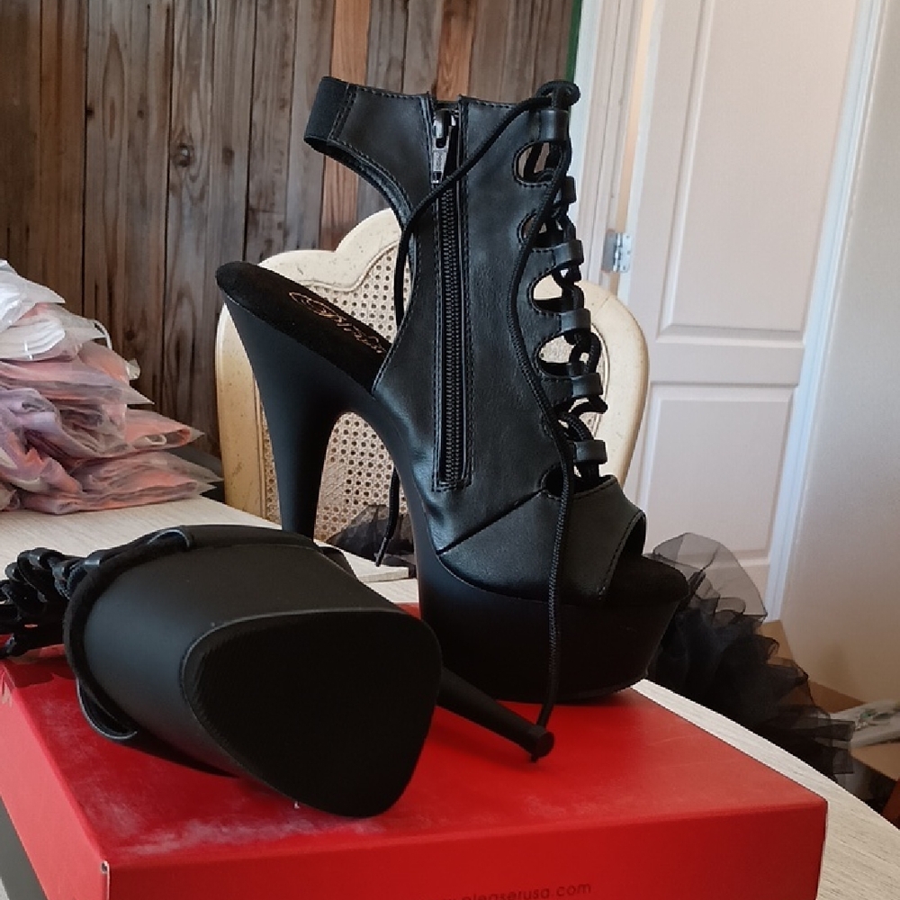 Pleaser Delight 600-20